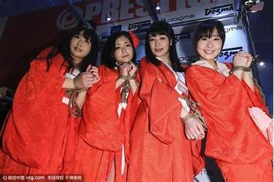 全新日本成人直播秀，盛大开播，尽享胸部魅力与精彩互动！