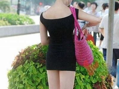 时尚潮流：性感成人超短裙视频展示魅力与自信